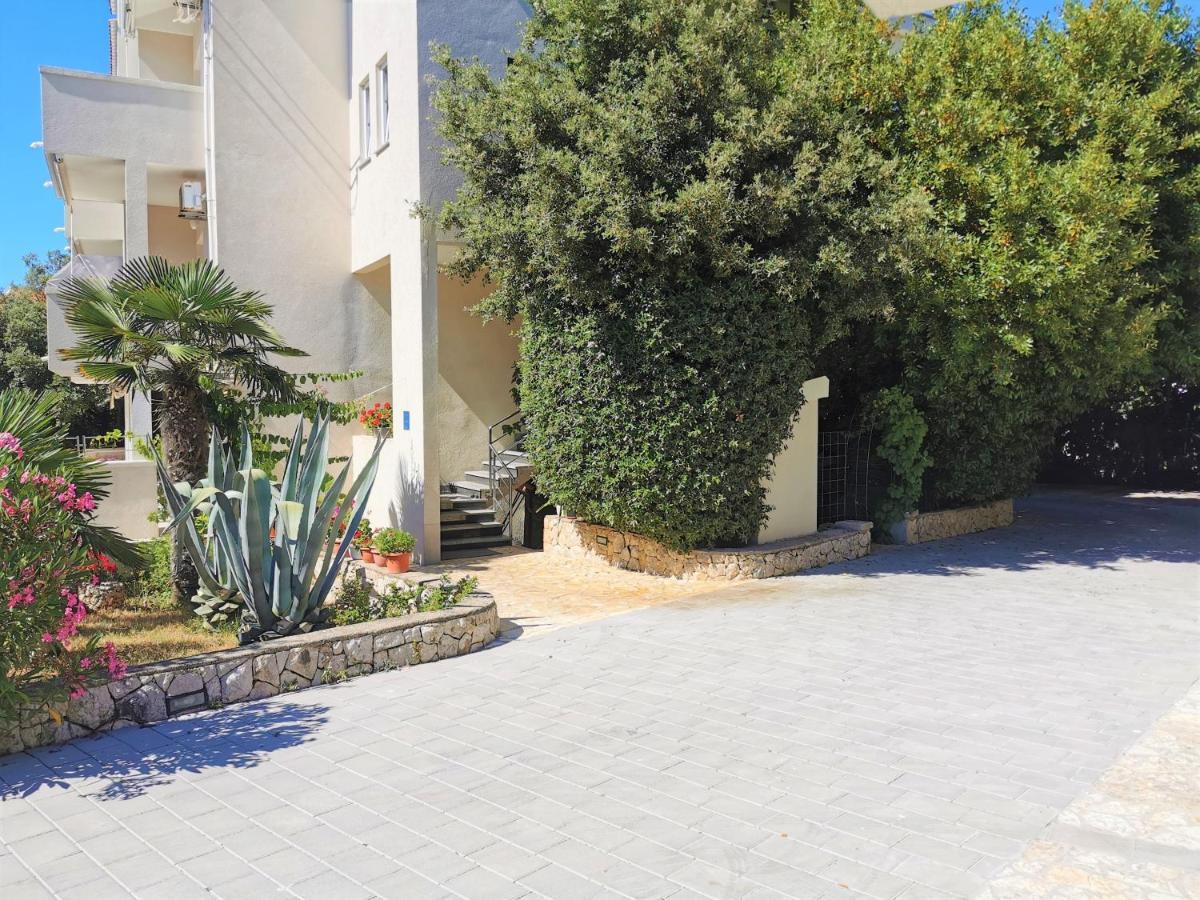 Lenka Apartments II Новаля Екстериор снимка