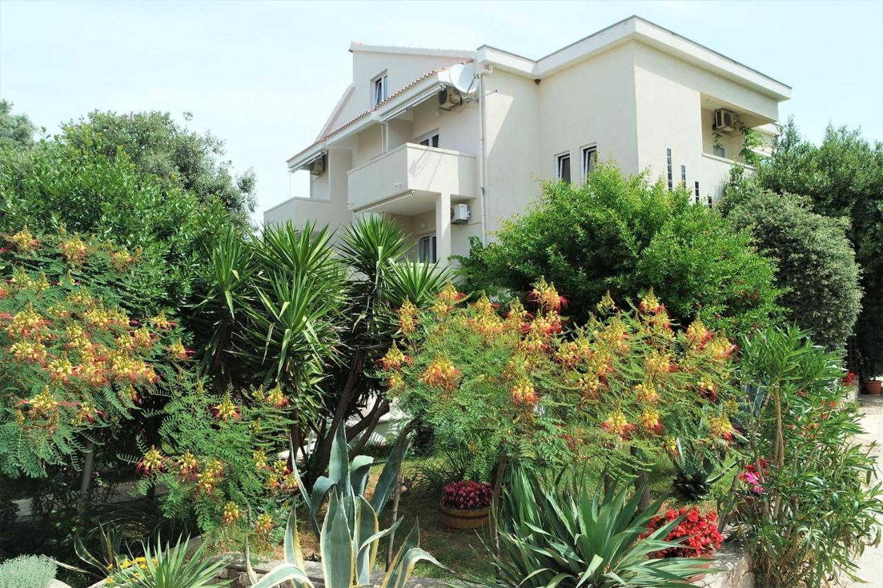 Lenka Apartments II Новаля Екстериор снимка